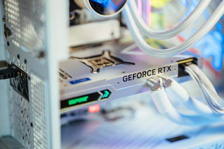 👀你不看 RTX 4070 Ti SUPER 绝对会后悔